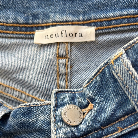 Neuflora Clayton Jeans - Picture 4 of 8